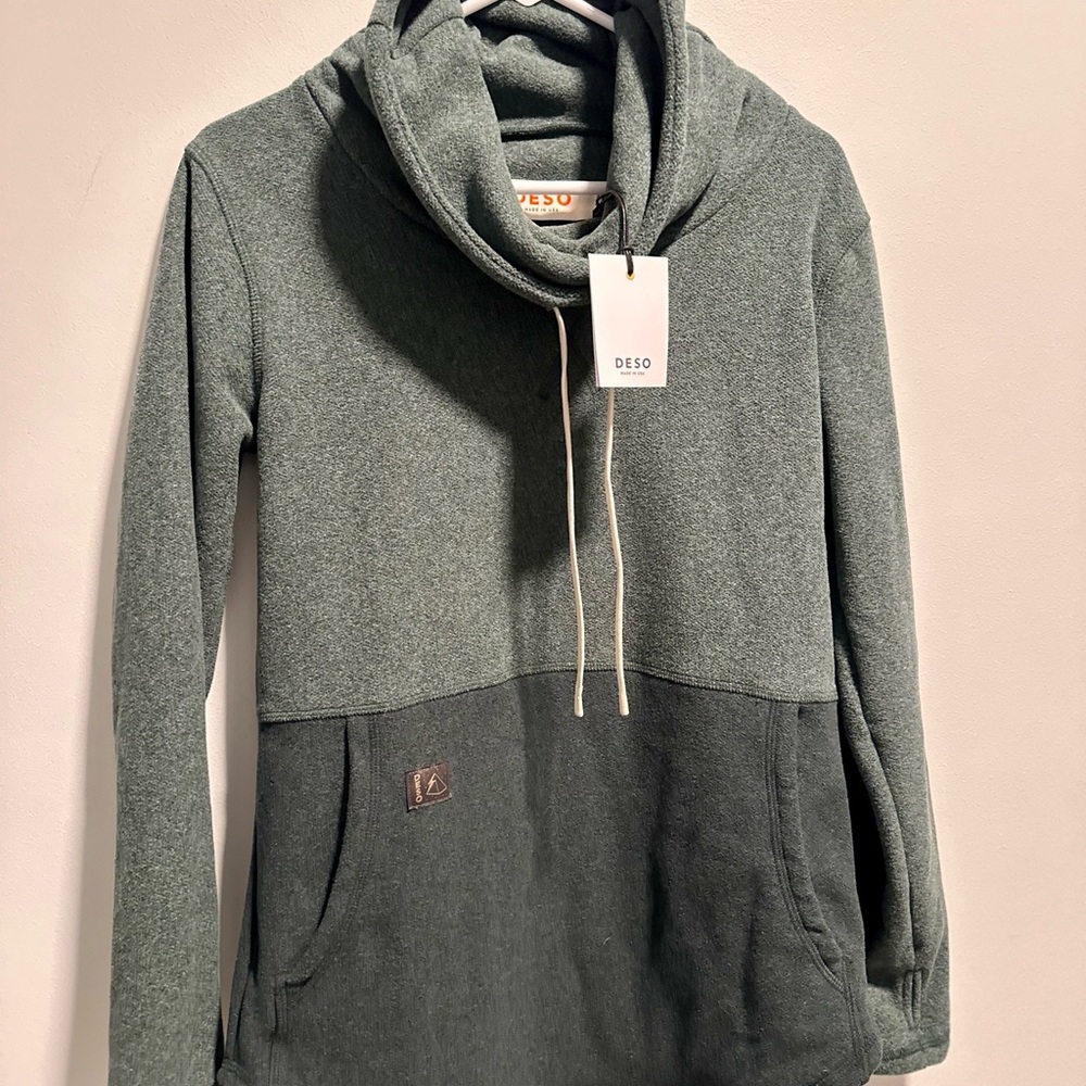 DESO Two-Tone Green Cowl Neck Pullover